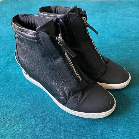 Donna Karan DKNY Women's Black White Wedge Bootie Sneakers Size 9.5 - Picture 1 of 12